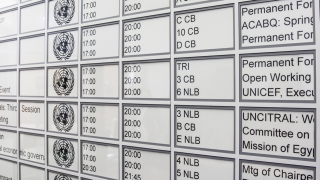Illustration for article titled Customizable, Solar Powered E-Ink Parking Signs Need To Happen